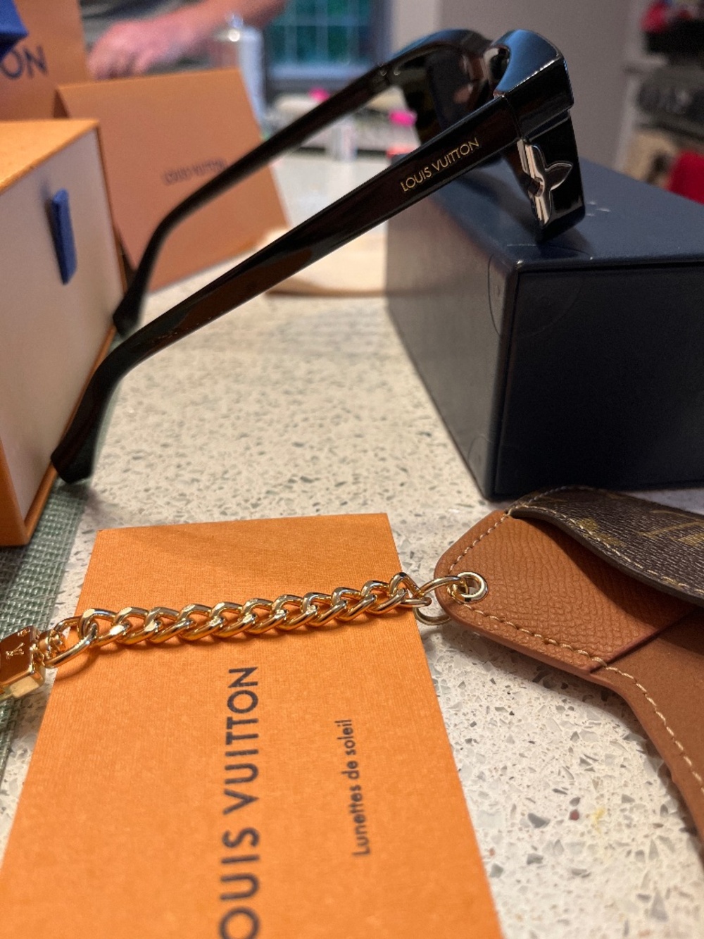 Louis Vuitton Sunglasses - Picture 4 of 11